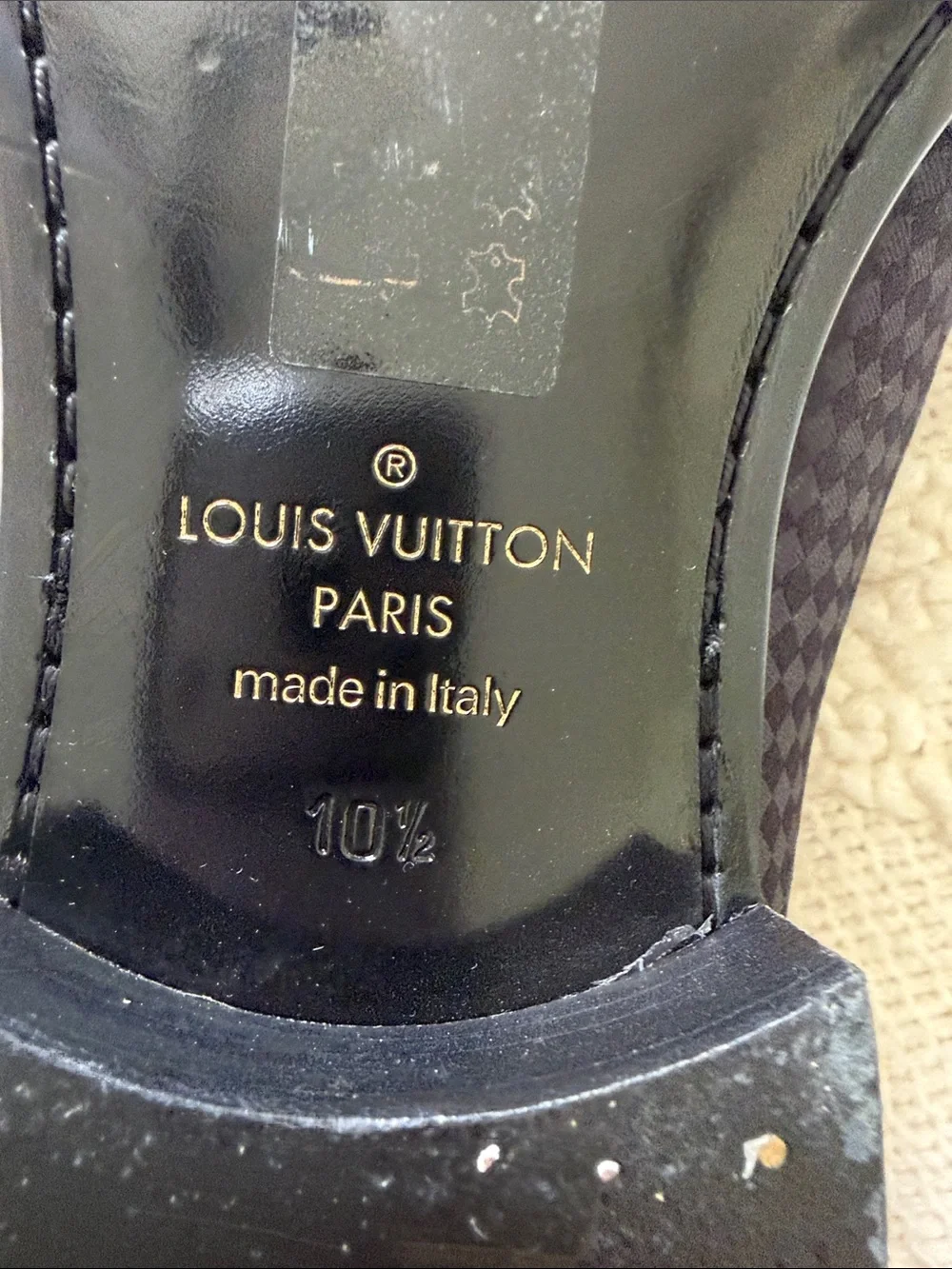 Louis Vuitton sleek louis